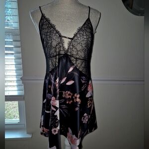 Floral Lace Trim Nightgown